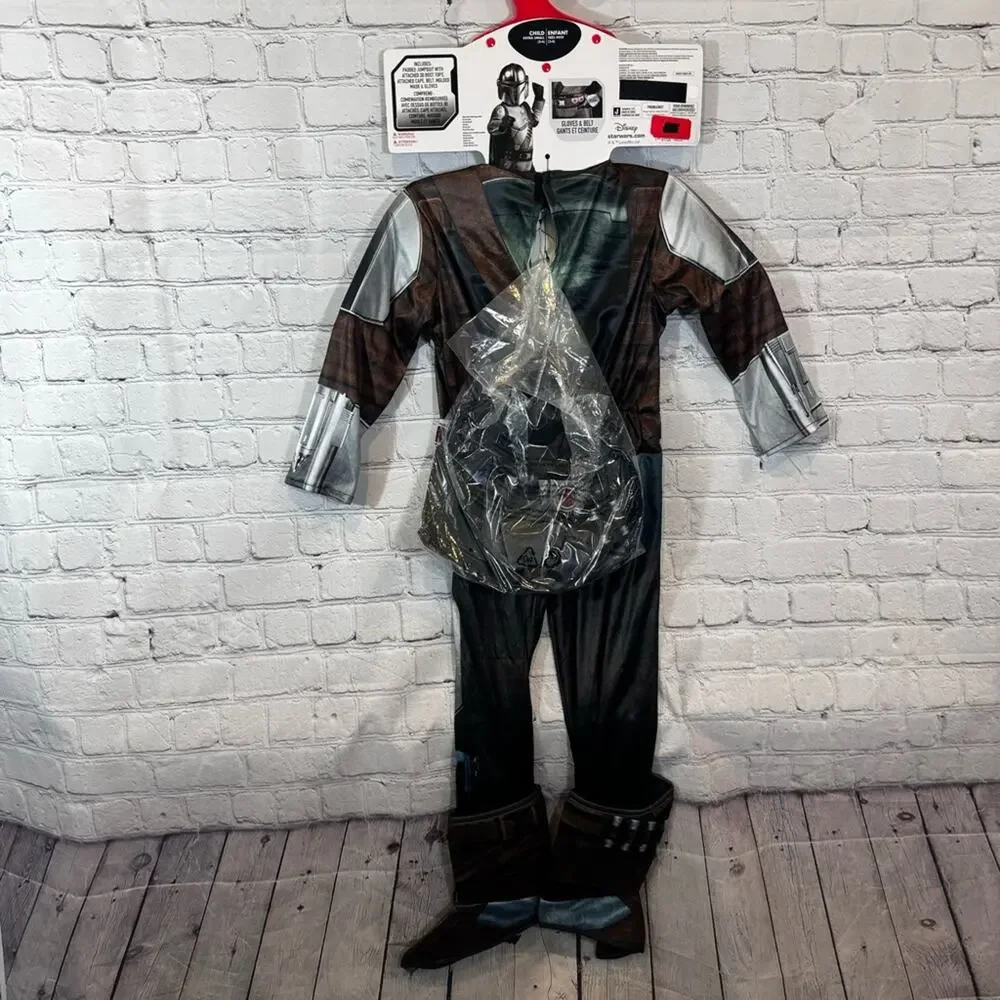 Star Wars Mandalorian Boy's Halloween Costume - Picture 3 of 5